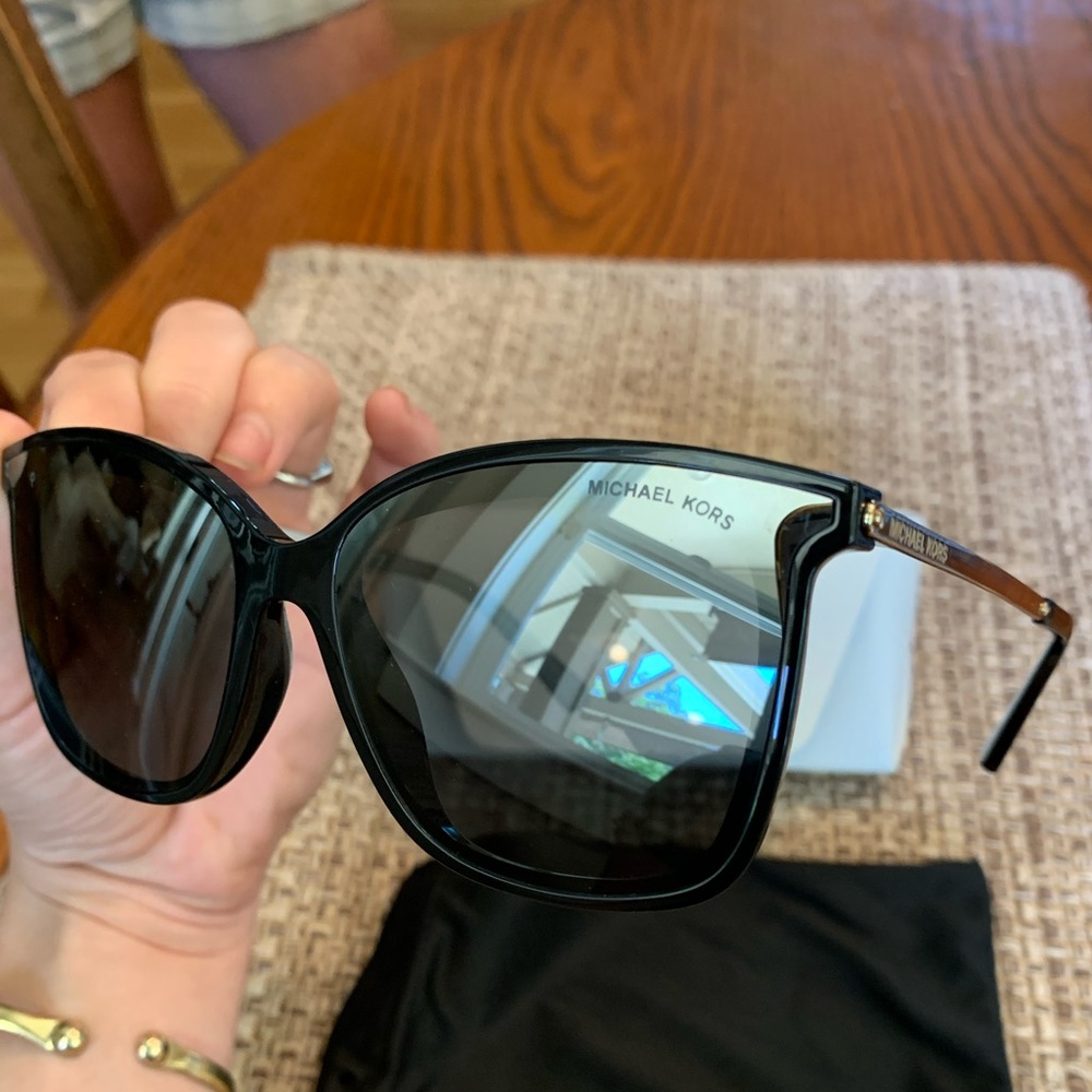 NEVER WORN Michael Kors Polarized sunglasses